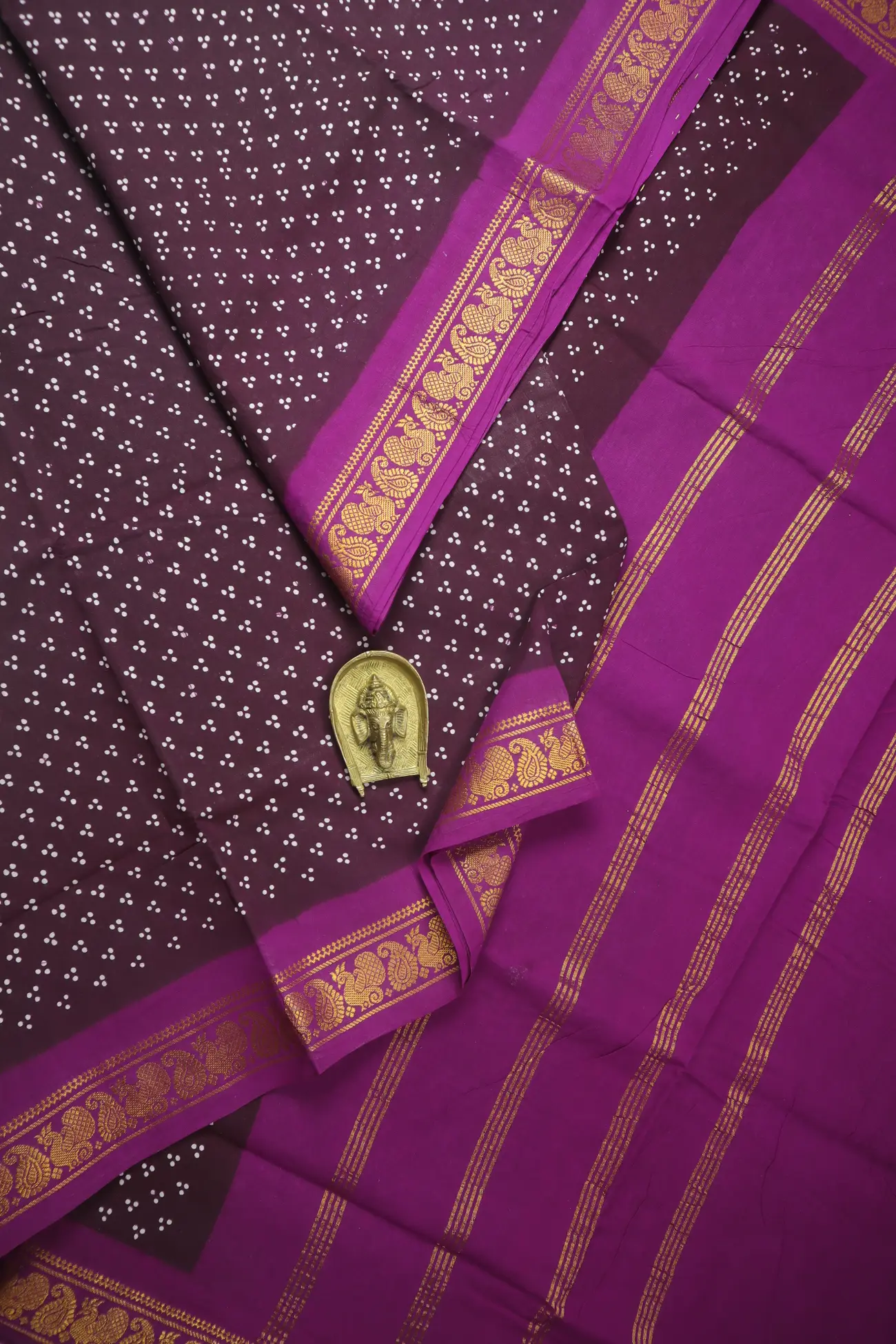 dark-magenta-mango-peacock-madurai-sungudi-saree-ss006638-a