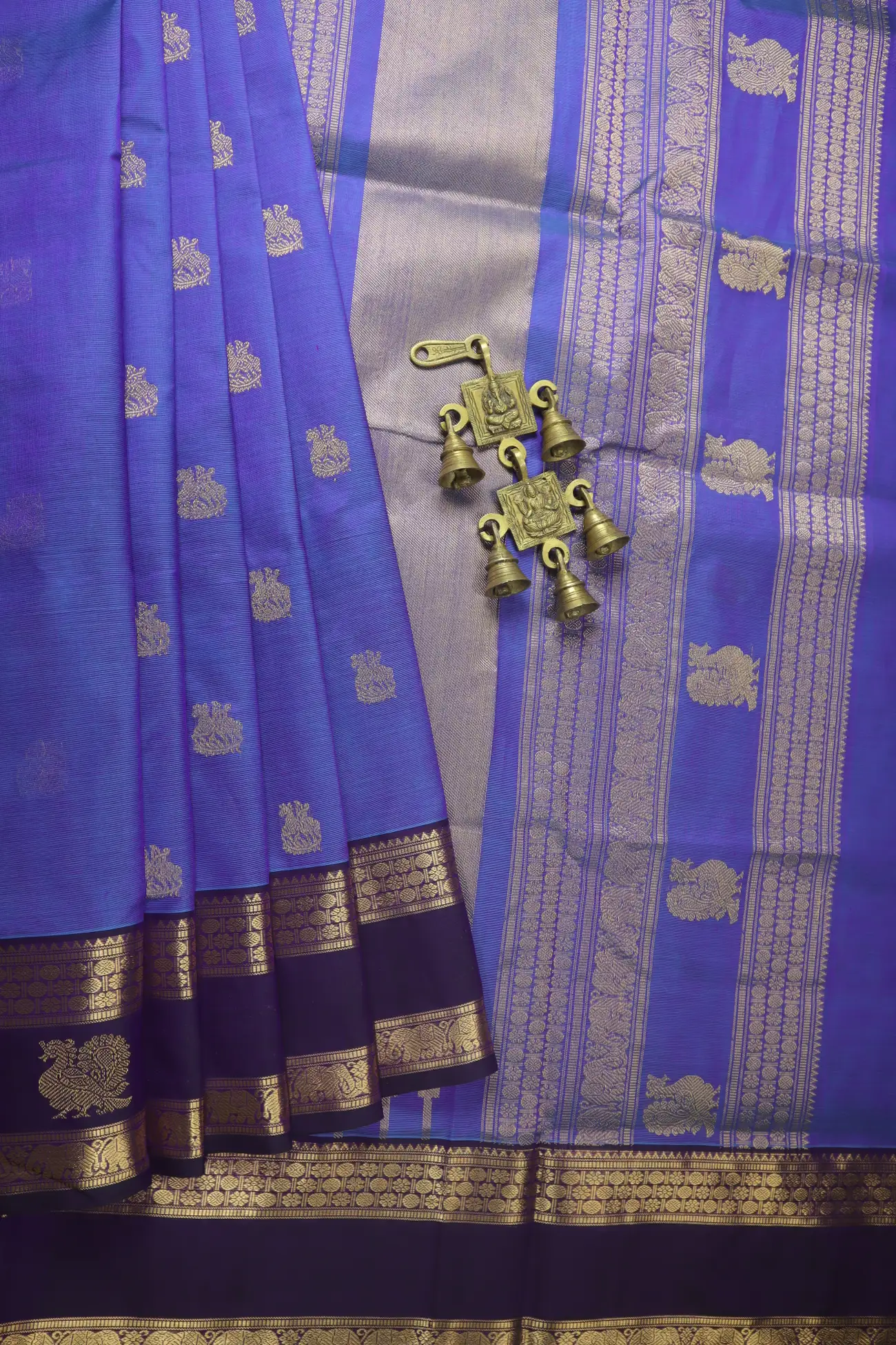 royal-blue-peacock-elephant-kanchi-silk-cotton-saree-sc003239-a