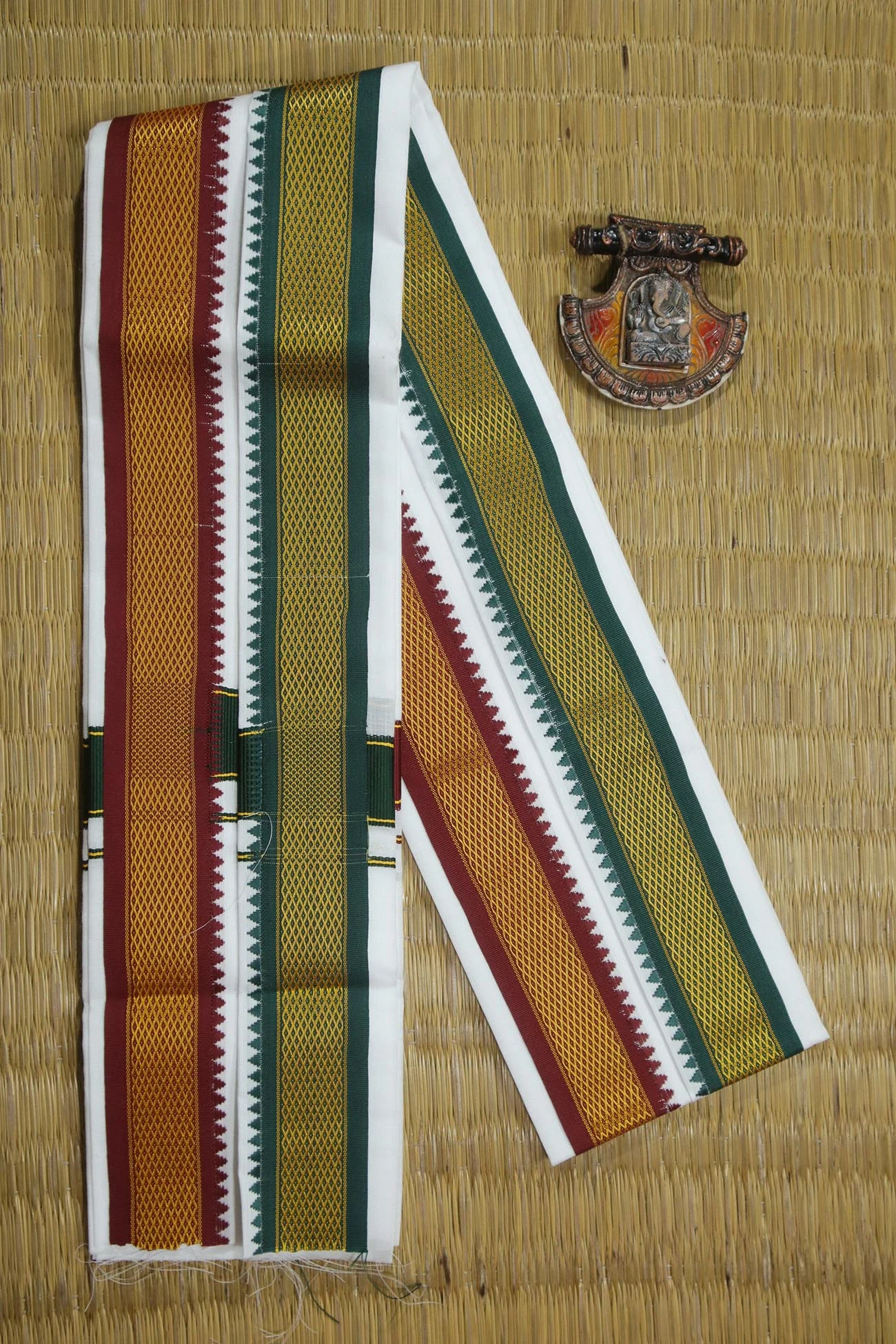 white-mayil-kan-angavastram-aw000020-a