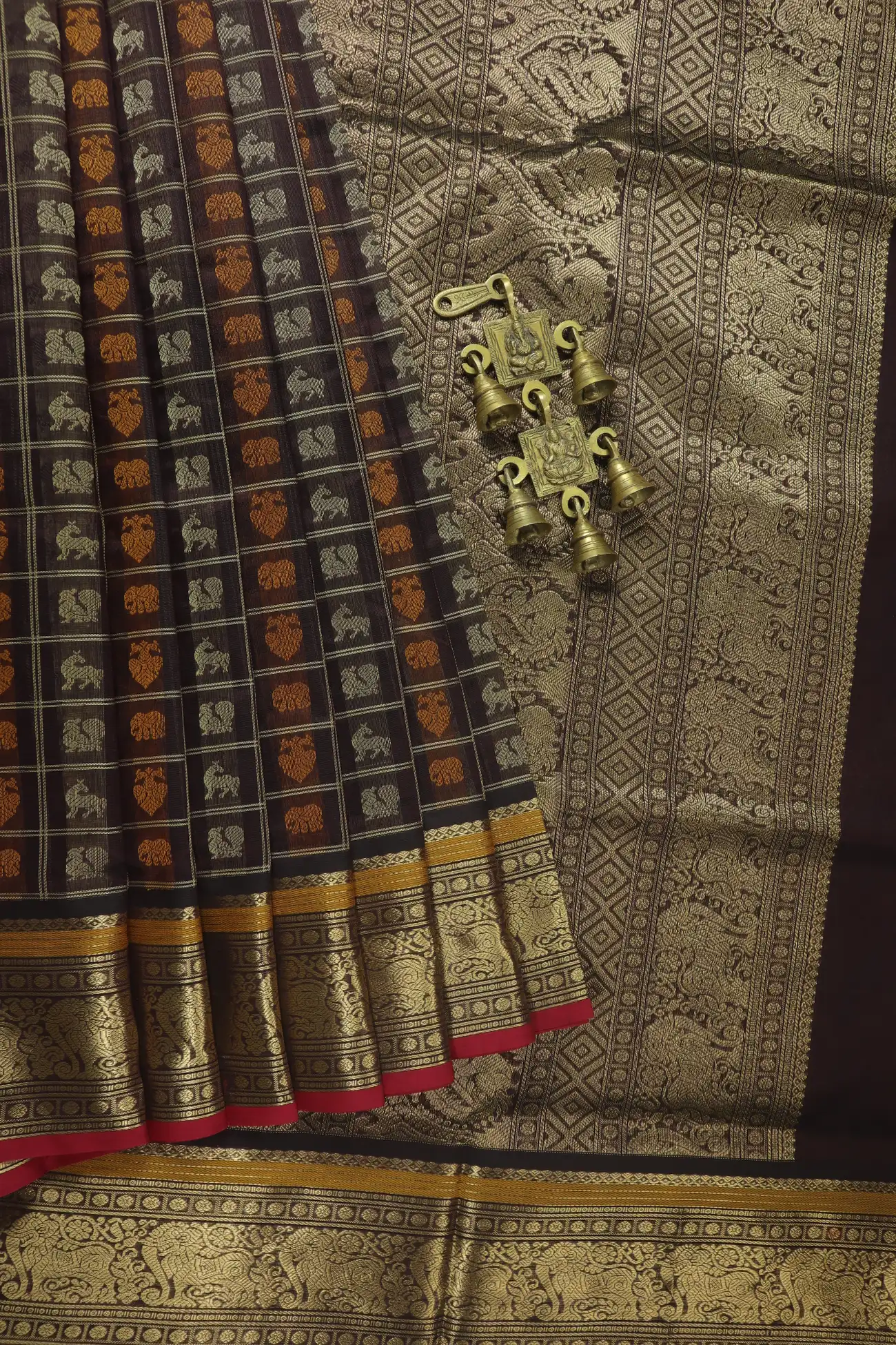 coffee-brown-yazhi-ruthratcham-thousand-1000-butta-kanchi-silk-cotton-saree-sc003248-a