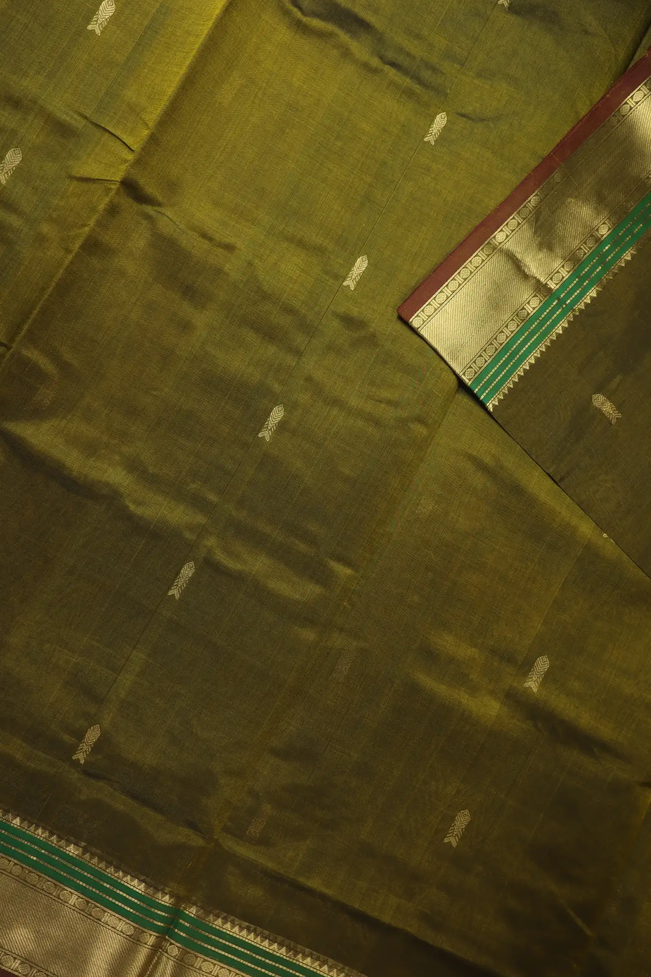 olive-bavanji-border-fish-ruthratcham-kanchi-silk-cotton-saree-sc003183-c