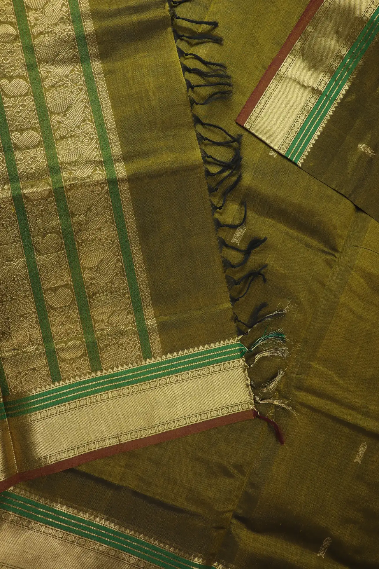 olive-bavanji-border-fish-ruthratcham-kanchi-silk-cotton-saree-sc003183-d