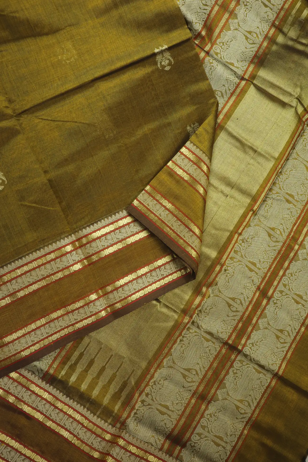 olive-rettai-pettu-ruthratcham-parrot-kanchi-silk-cotton-saree-sc003186-b