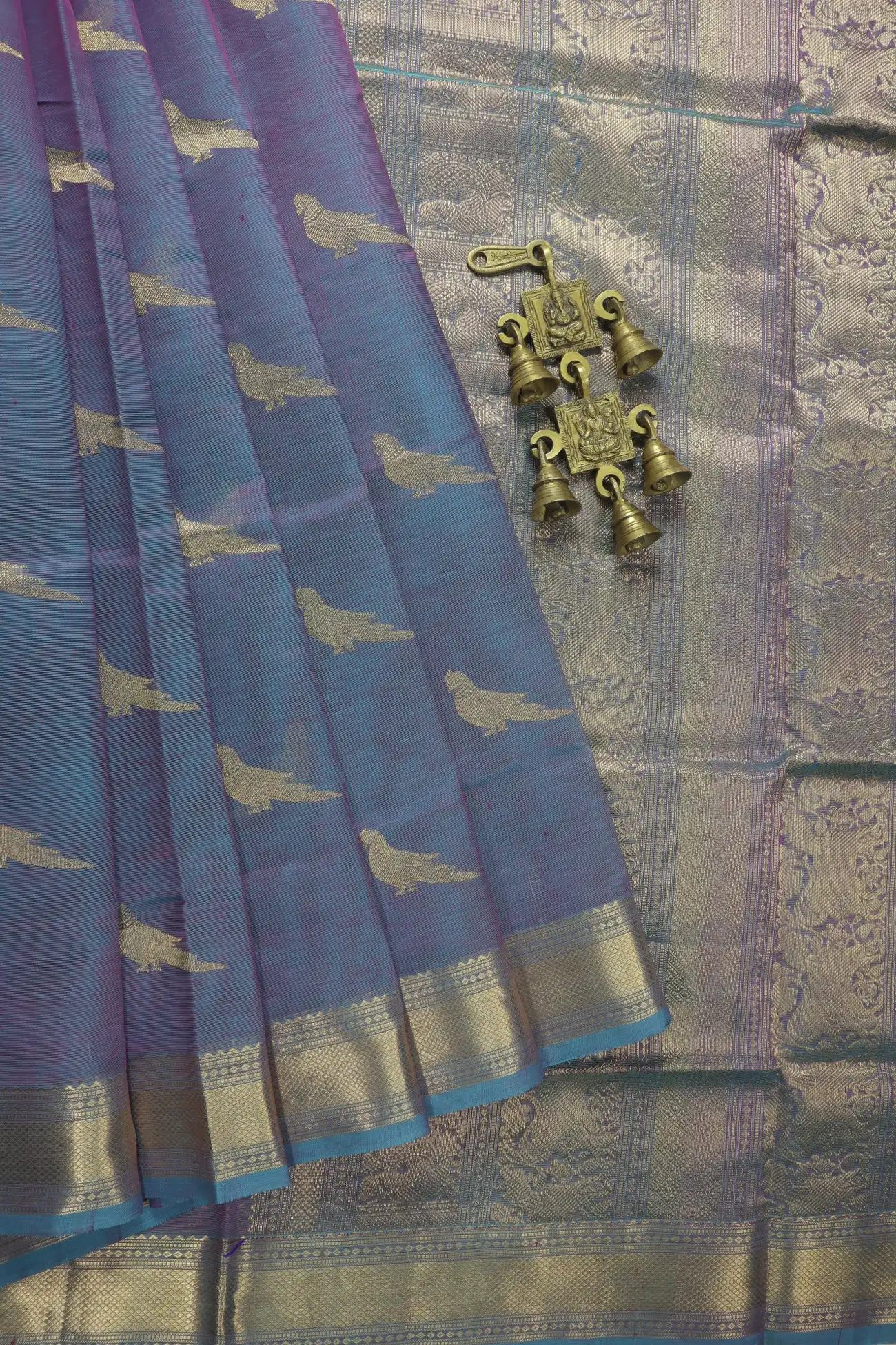 pale-turquoise-parrot-bavanji-border-kanchi-silk-cotton-saree-sc003198-a