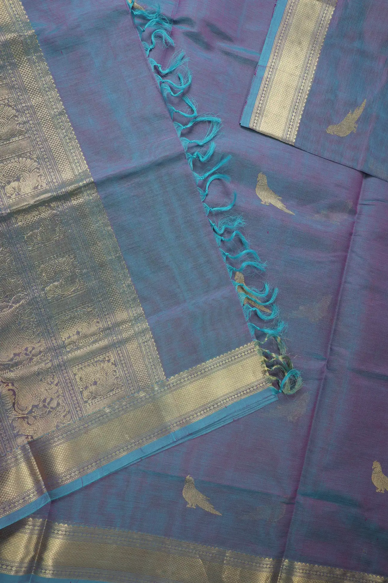 pale-turquoise-parrot-bavanji-border-kanchi-silk-cotton-saree-sc003198-d