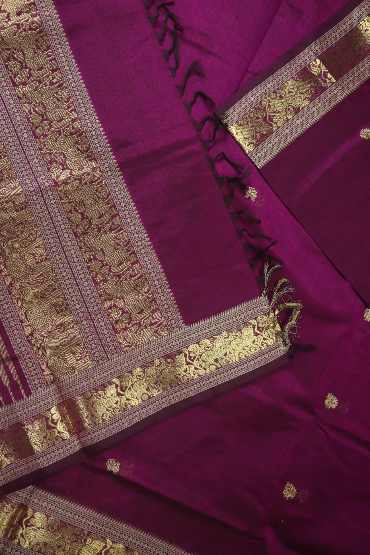 magenta-kamalam-butta-peacock-yazhi-horse-kanchi-silk-cotton-saree-sc003202-d