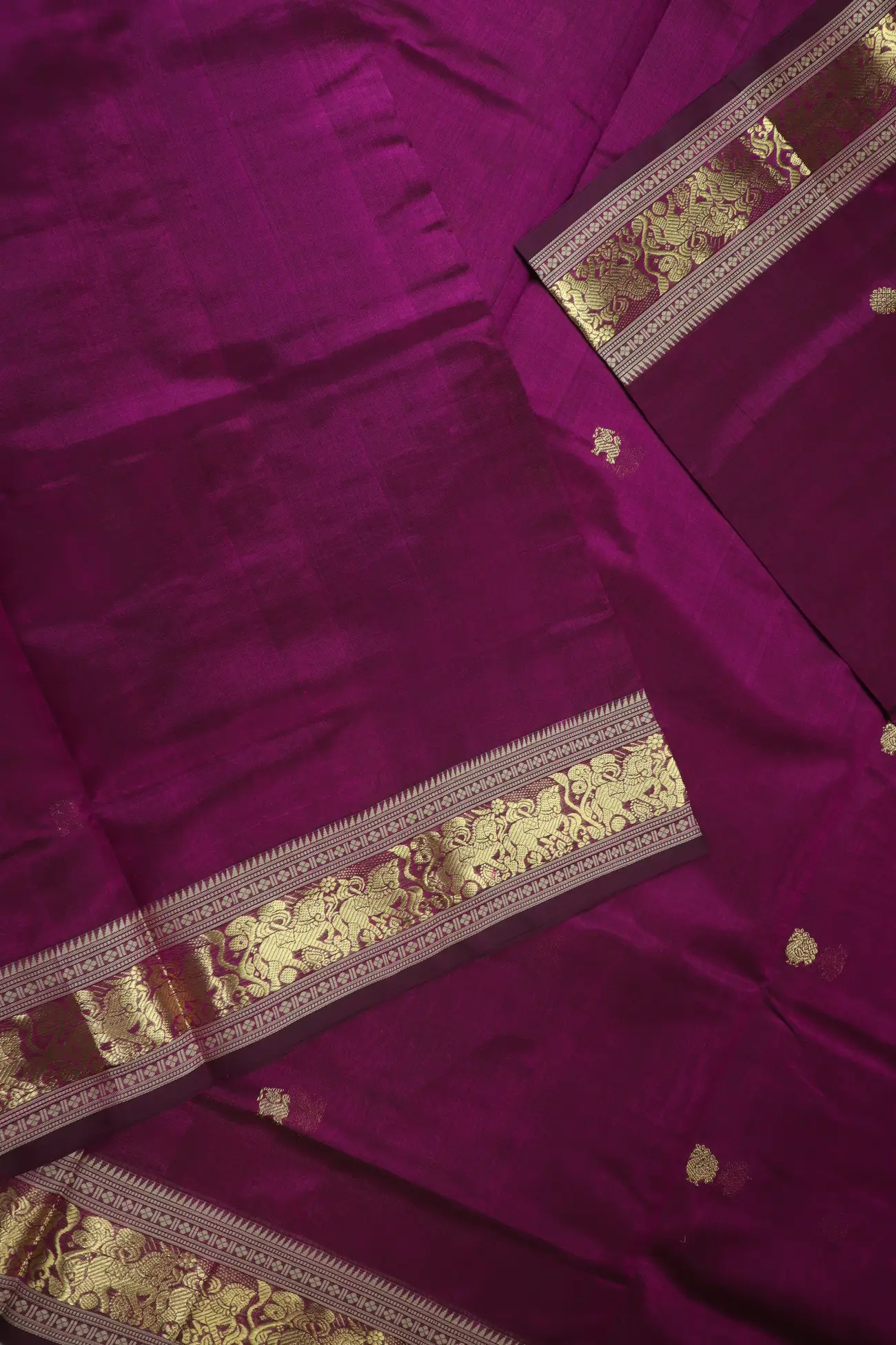 magenta-kamalam-butta-peacock-yazhi-horse-kanchi-silk-cotton-saree-sc003202-e