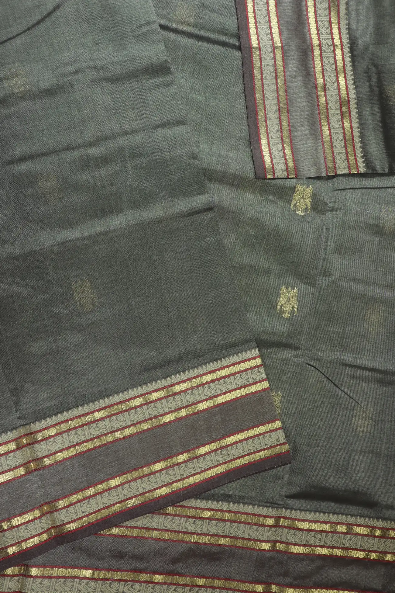 grey-rettai-pettu-parrot-kanchi-silk-cotton-saree-sc003179-e