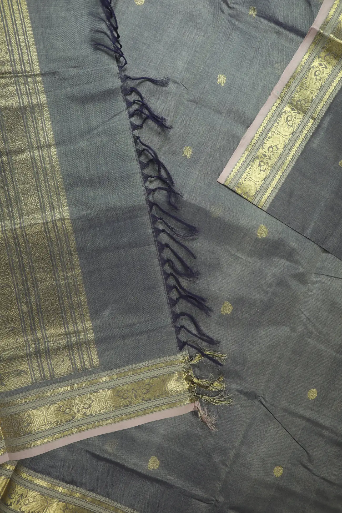 grey-parrot-yazhi-kamalam-butta-kanchi-silk-cotton-saree-sc003218-d