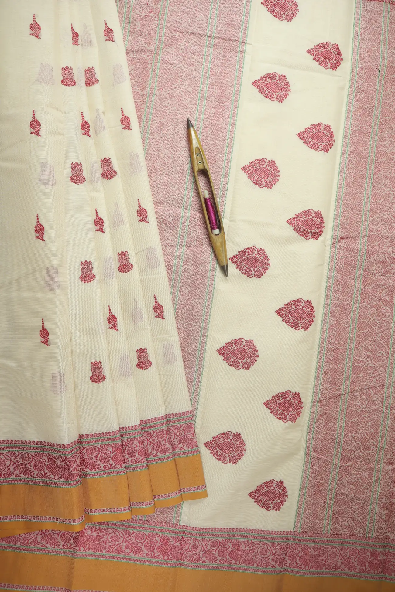 wheat-flower-peacock-iruthalai-pakshi-kanchi-cotton-saree-ek000004-a