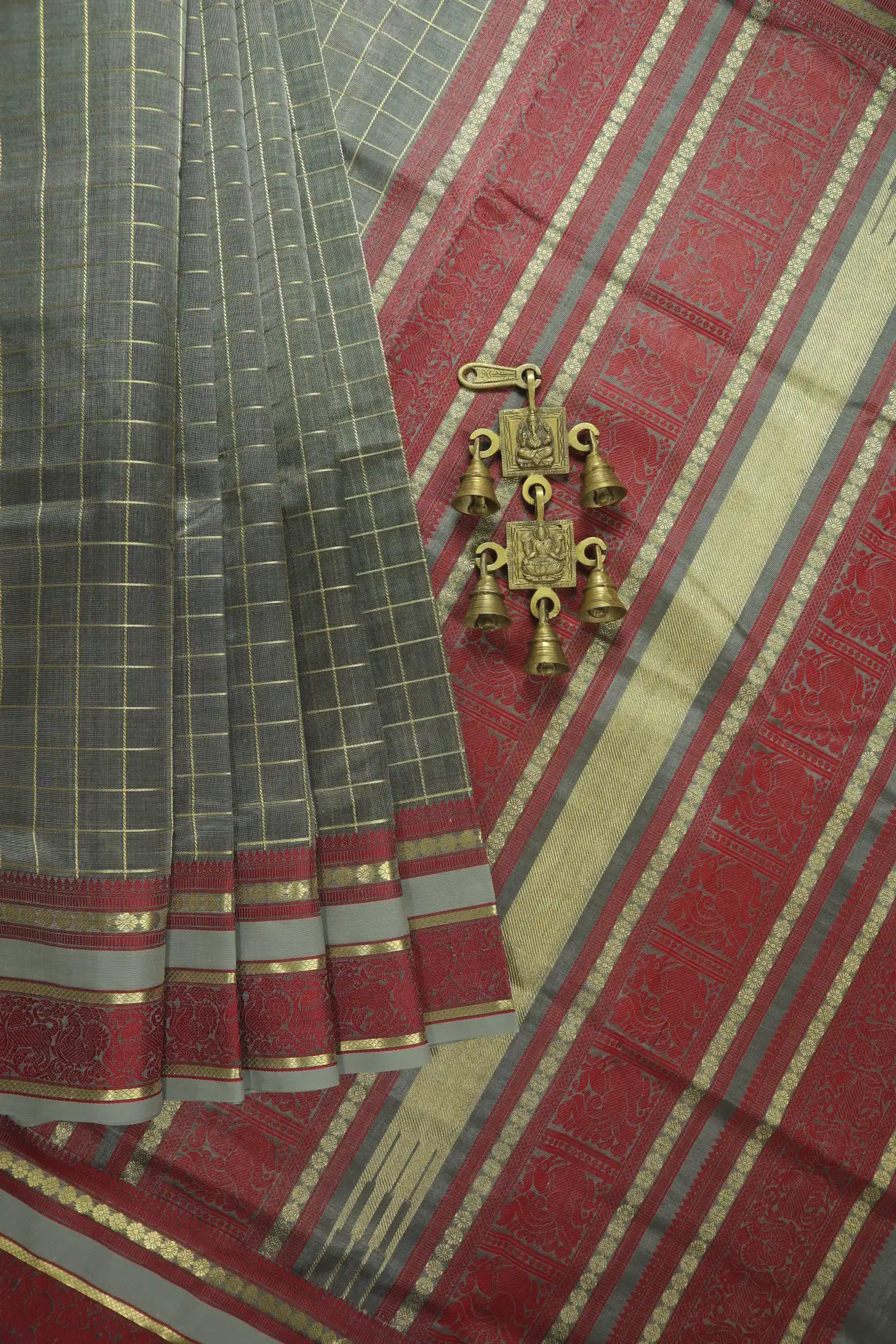 grey-yazhi-peacock-checked-kanchi-silk-cotton-saree-sc003217-a