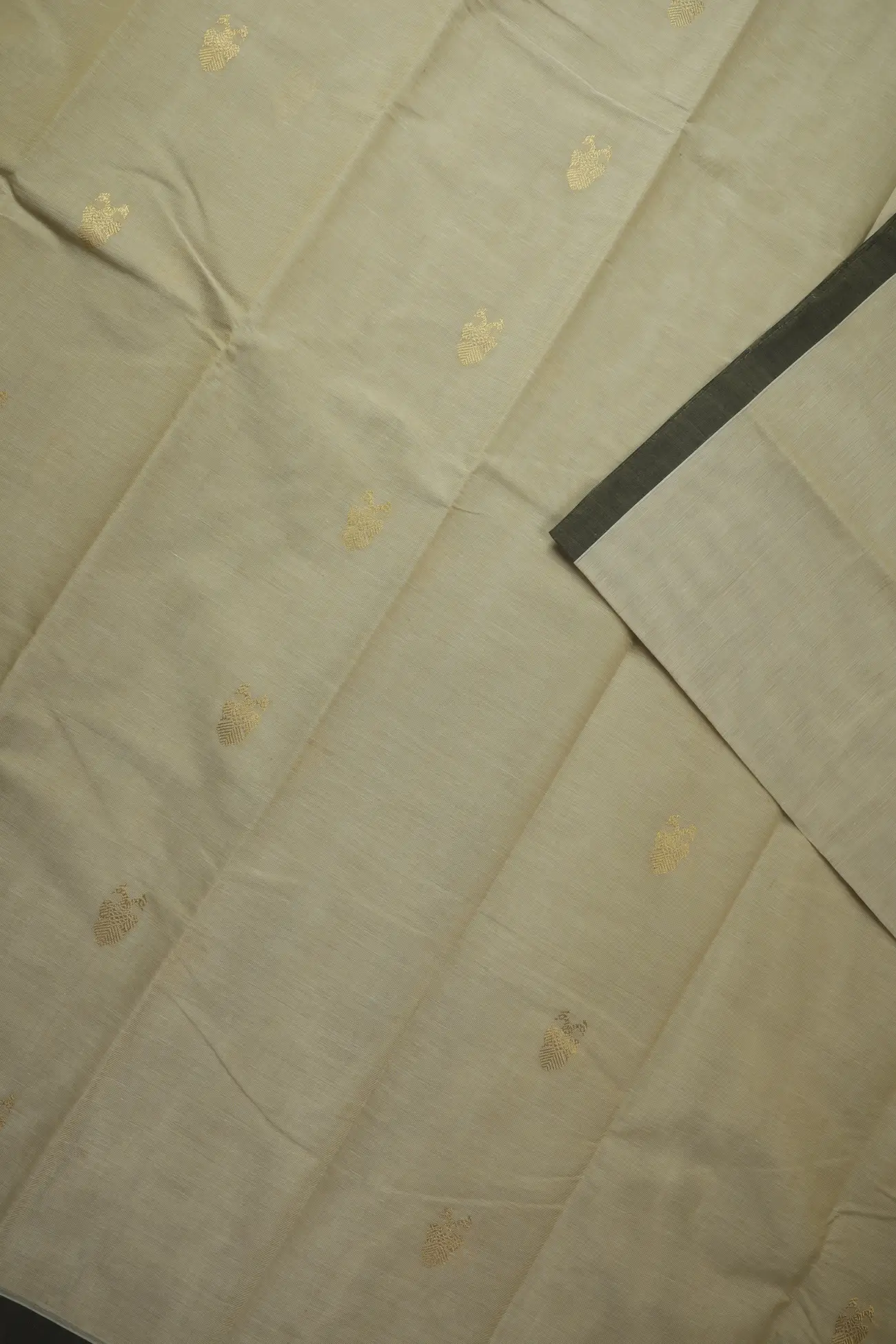 wheat-iruthalai-pakshi-mango-thalampoo-reku-peacock-kanchi-cotton-saree-ek000015-c