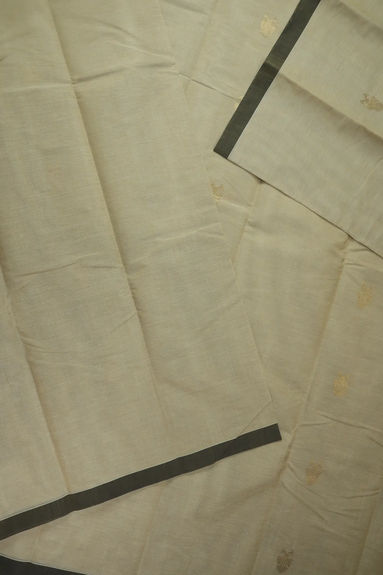 wheat-iruthalai-pakshi-mango-thalampoo-reku-peacock-kanchi-cotton-saree-ek000015-e