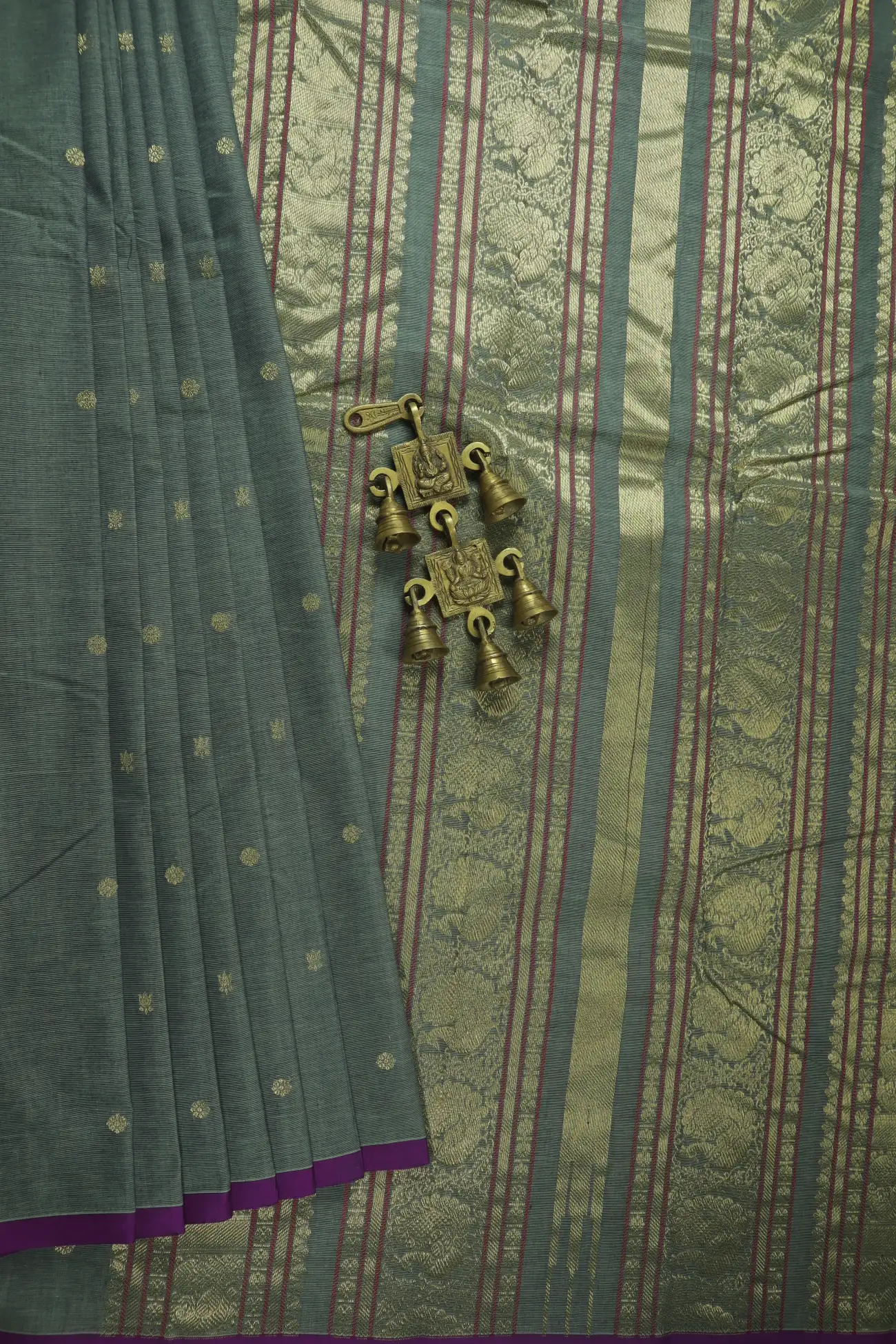 light-gray-lotus-kamalam-butta-peacock-ruthratcham-kanchi-cotton-saree-ek000018-a