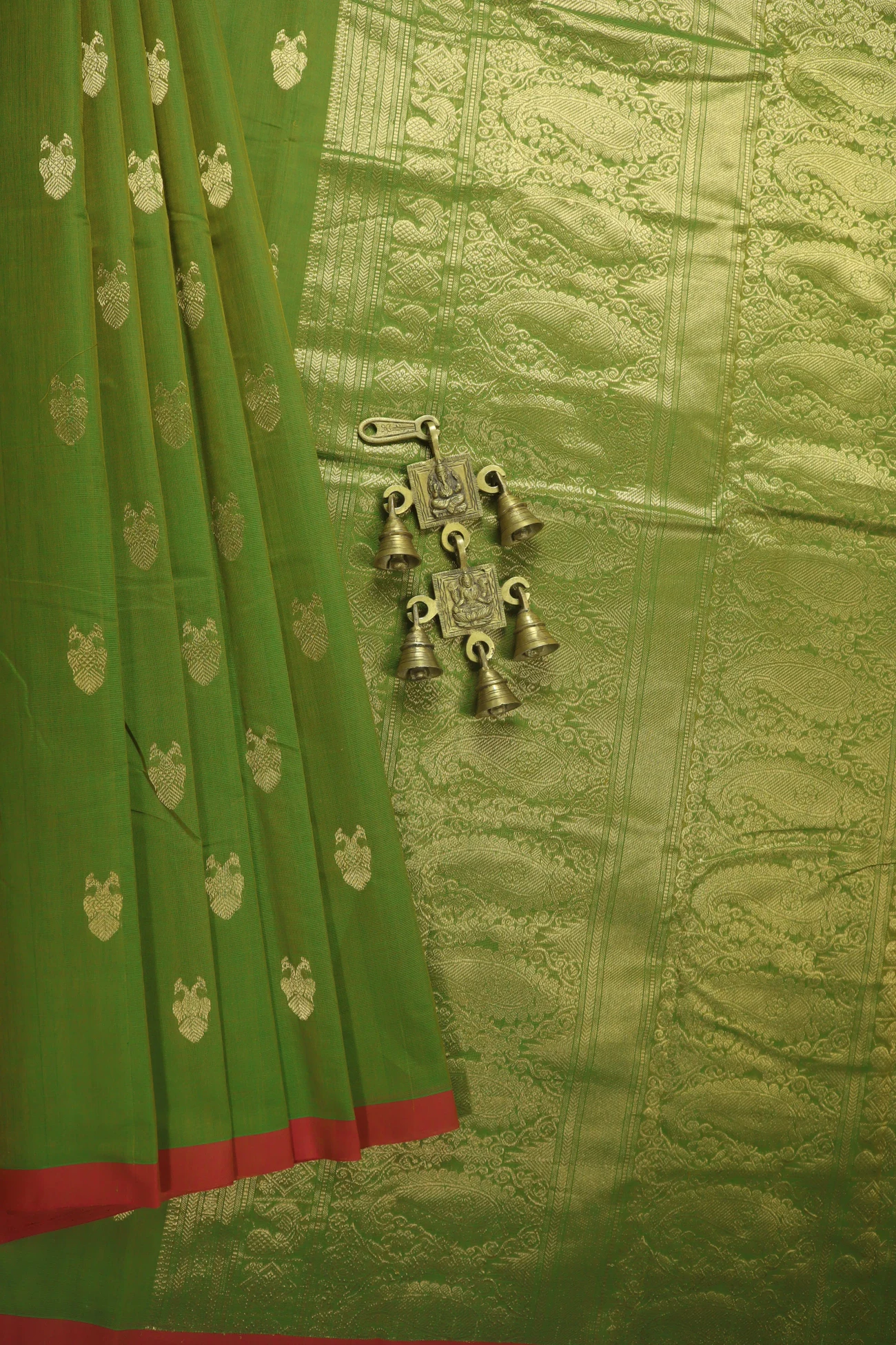 green-iruthalai-pakshi-kanchi-cotton-saree-ek000011-a