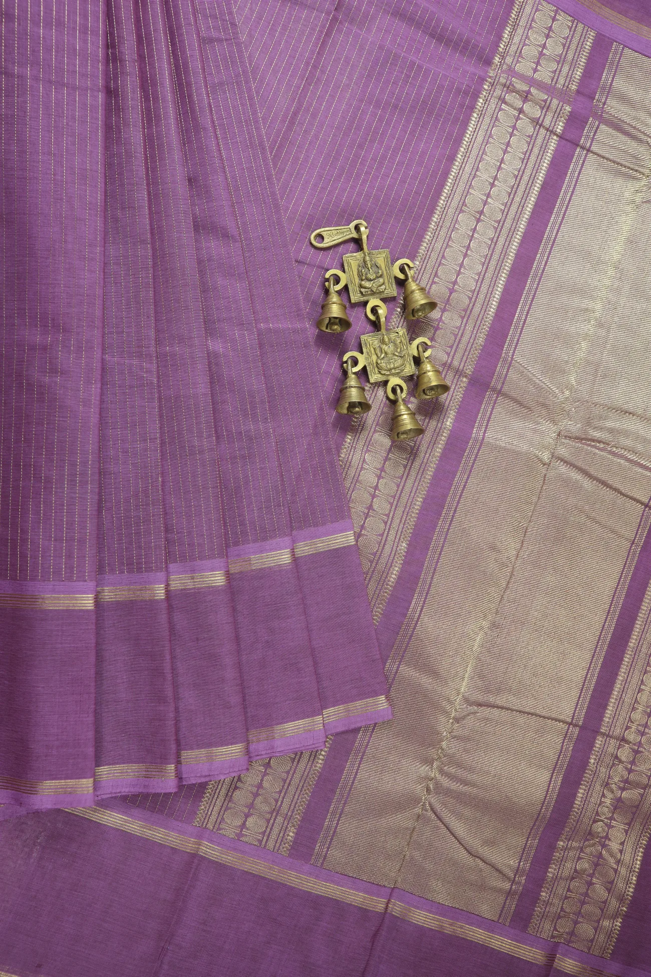 purple-vertical-stripes-kanchi-cotton-saree-ek000029-a