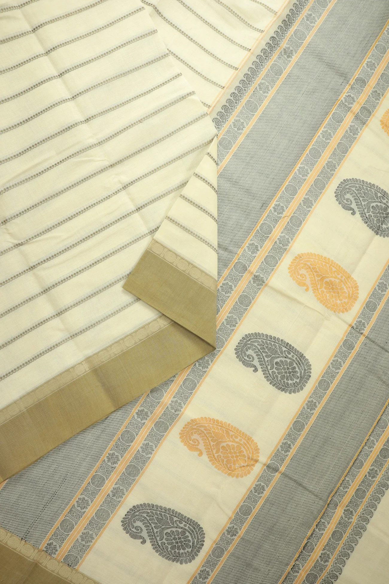 off-white-ruthratcham-veldhari-kanchi-cotton-saree-ek000030-b