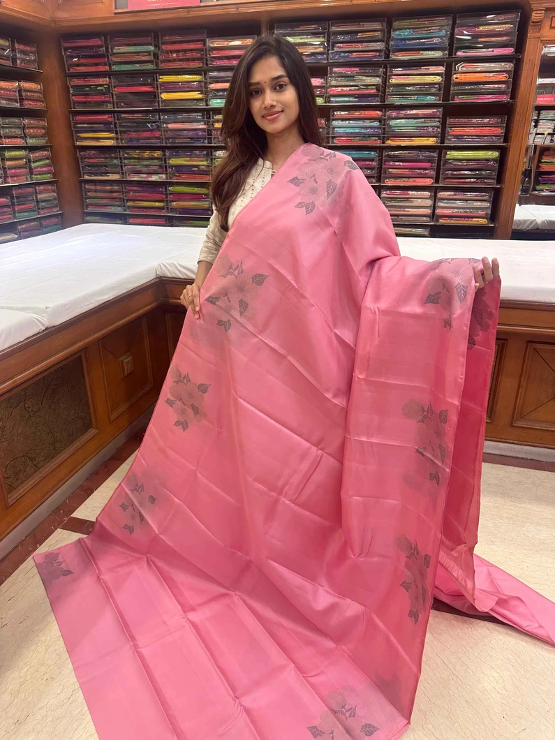 lightweight-silk-saree-in-baby-pink-with-floral-print-00290-a