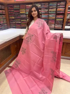 lightweight-silk-saree-in-baby-pink-with-floral-print-00290-a