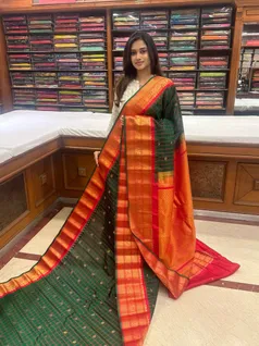 pure-gadwal-silk-saree-bottle-green-with-red-sw00000274-a