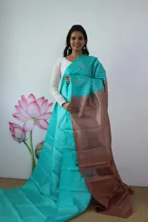 lightweight-silk-saree-in-turquoise-green-with-chocolate-brown-pallu-sw00000339-b