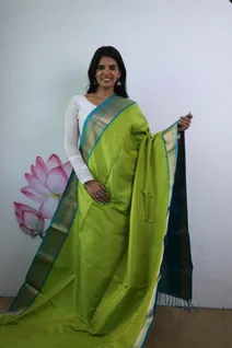 elegant-lightweight-silk-saree-in-parrot-green-with-blue-border-sw00000360-a