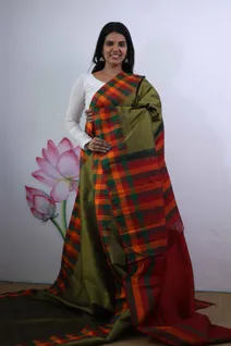 elegant-kanchi-silk-saree-in-mehandi-with-multicolor-checks-sw00000283-c