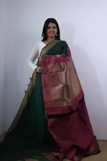 pure-zari-kanchi-silk-saree-with-bottle-green-and-magenta-checks-pattern-border-sw00000368-b