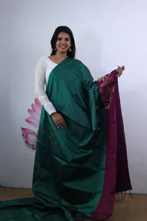 lightweight-silk-saree-with-bottle-green-body-purple-pallu-and-vairaoosi-pattern-sw00000372-a