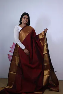 pure-handwoven-silk-cotton-saree-in-maroon-with-big-gold-getti-border-sw00000382-a