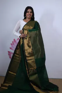 pure-handwoven-silk-cotton-saree-in-leaf-green-with-big-gold-getti-border-sw00000383-b