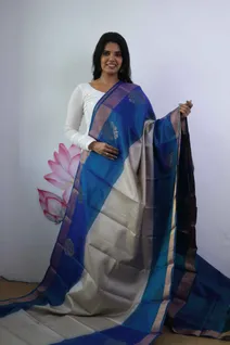 kanchi-lightweight-silk-saree-in-cream-with-teal-blue-sw00000402-a