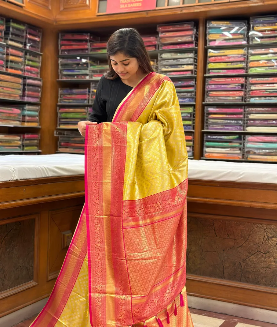 golden-and-pink-semi-silk-saree-with-zig-zag-pattern-sw00000434-b