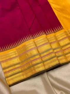 maroon-and-mustard-pure-zari-kanchi-silk-saree-with-temple-border-sw00000455-b