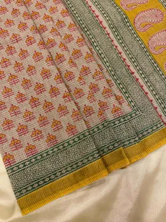 block-print-cotton-saree-in-cream-with-maroon-floral-print-mustard-border-sw00000504-b