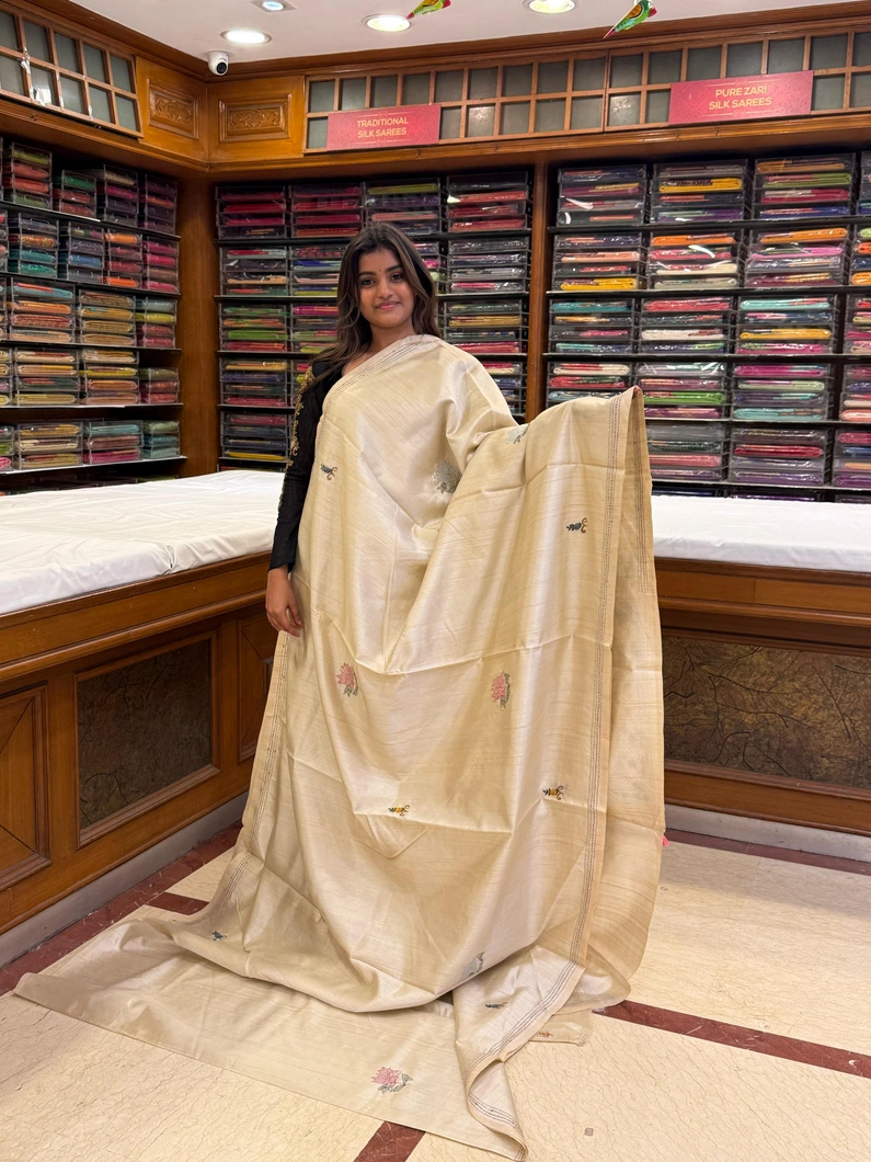 cream-semi-tussar-saree-with-delicate-floral-embroidery-sw00000544-a