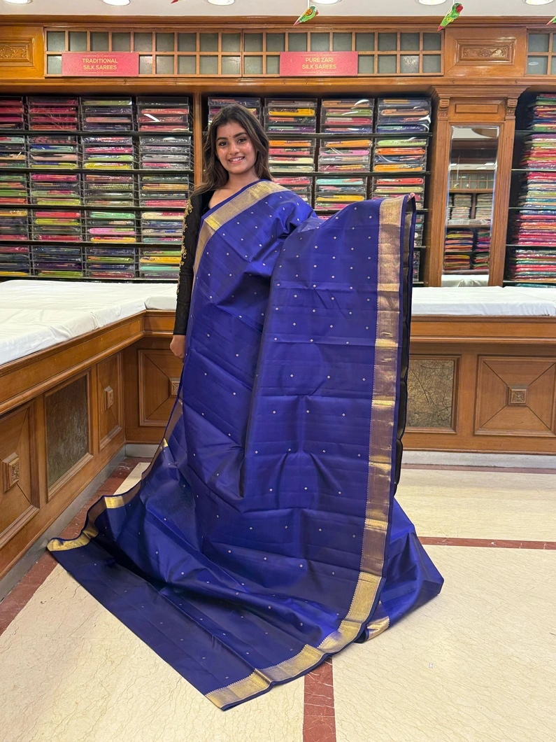 royal-blue-pure-zari-kanchi-silk-saree-with-golden-border-sw00000564-a