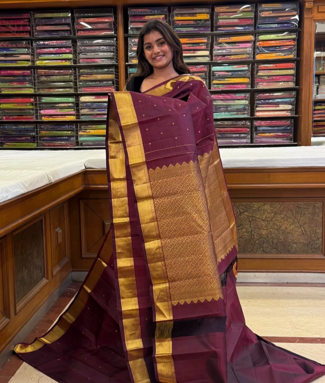 pure-zari-kanchi-silk-saree-in-maroon-and-gold-sw00000582-a