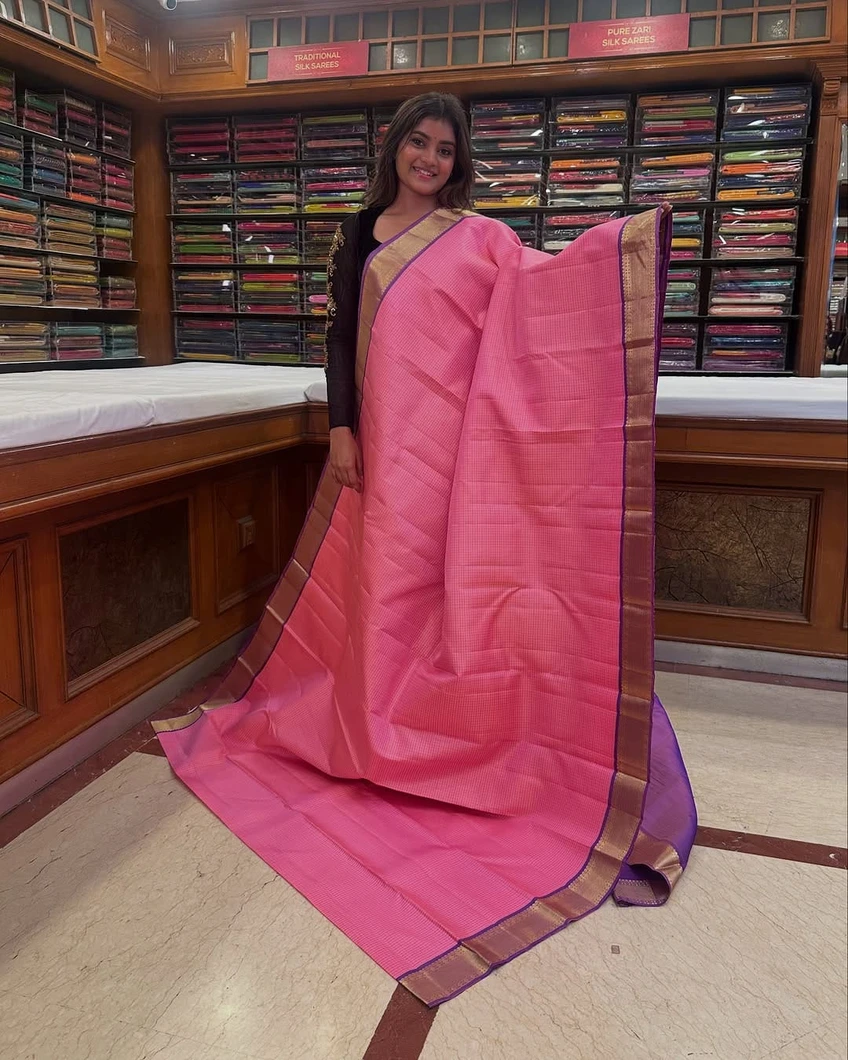 pure-zari-kanchipuram-silk-saree-light-pink-with-checked-design-sw00000590-a