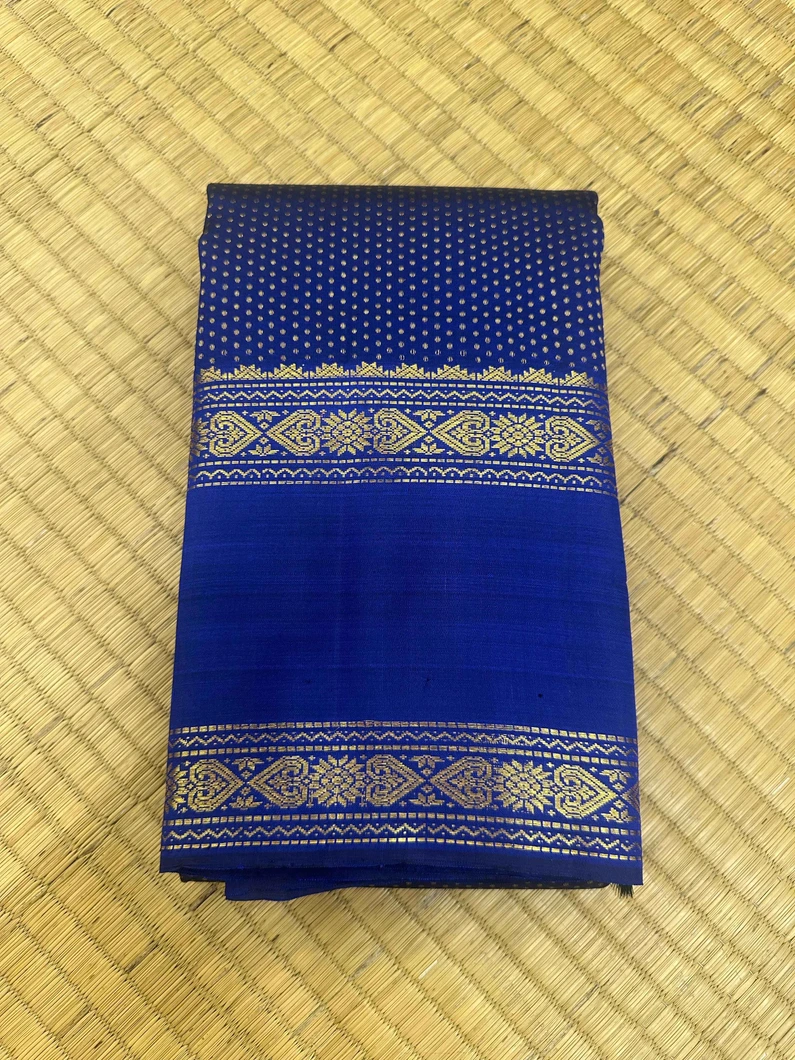 thousand-butta-motifs-with-rettai-pettu-zari-border-sw00000598-a