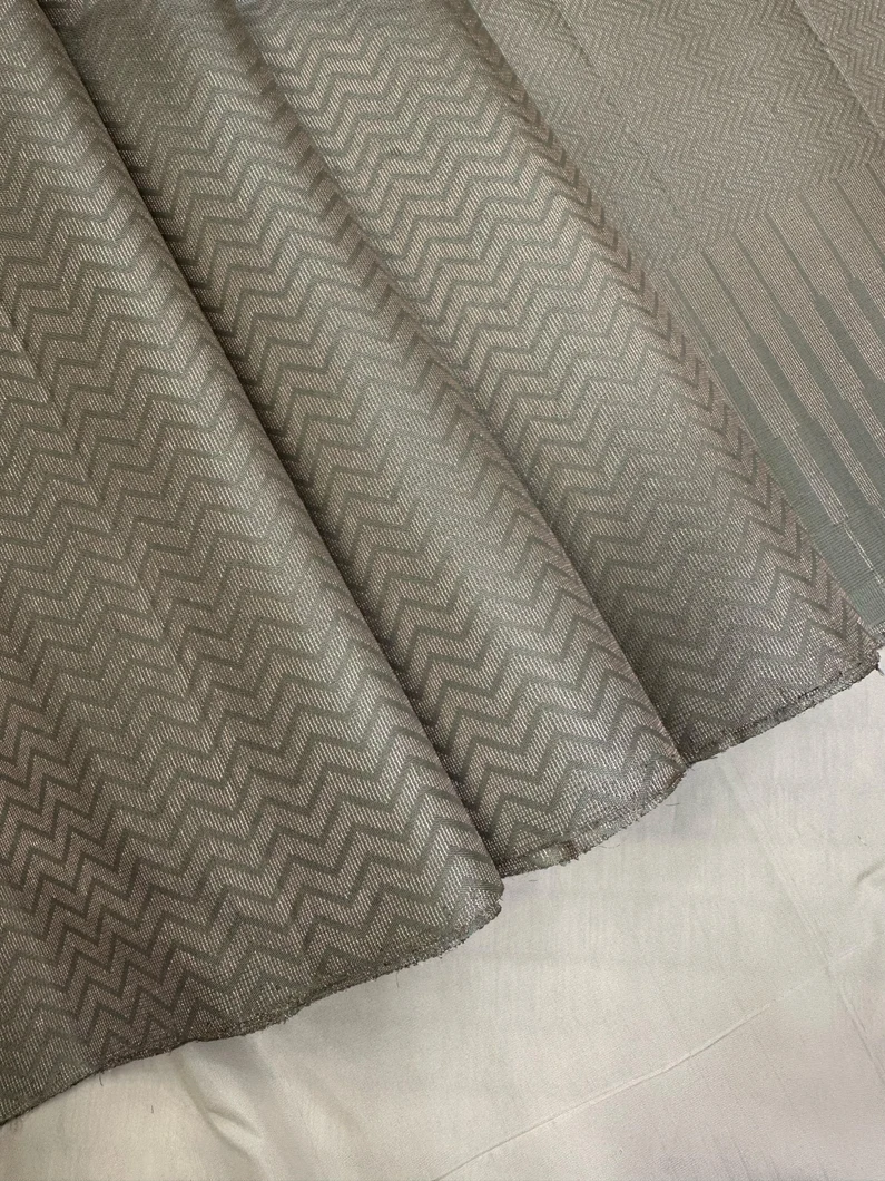 light-weight-silk-saree-in-pastel-grey-all-over-zigzag-woven-pattern-sw00000625-a