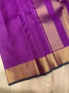 majestic-magenta-pure-zari-kanchi-silk-saree-with-classic-gold-border-sw00000679-b