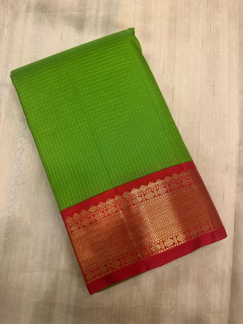 vibrant-green-pure-zari-kanchi-silk-saree-with-red-gold-temple-border-sw00000681-a