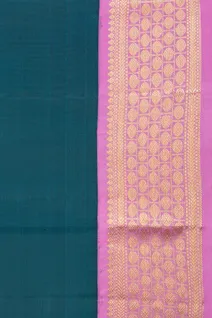 bottle-green-elegance-pure-zari-kanchi-silk-saree-with-baby-pink-border-sw00000682-d