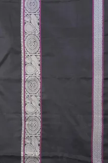 black-beauty-kanchi-silk-saree-with-threadwork-parrot-motifs-sw00000944-d