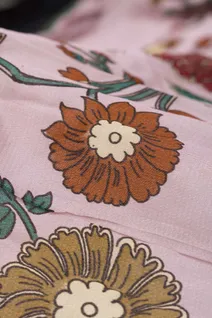 baby-pink-chanderi-cotton-saree-with-multicolour-floral-prints-and-green-border-sw00000965-c