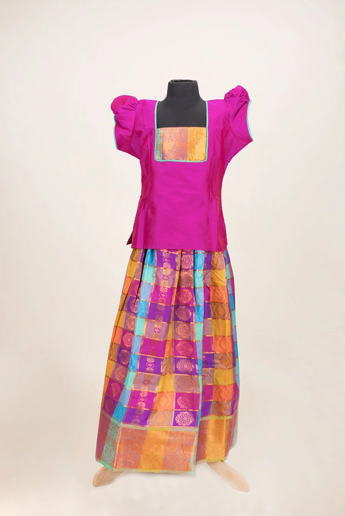 magenta-silk-pattu-paavadai-palum-pazhamum-kattam-skp000001052-a