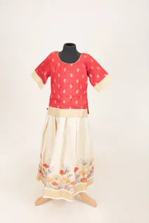 chilli-red-ivory-floral-silk-cotton-pattu-paavadai-skp000001058-a