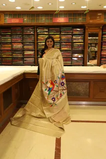 cream-tissue-saree-with-parrot-motif-pallu-sw000001183-b