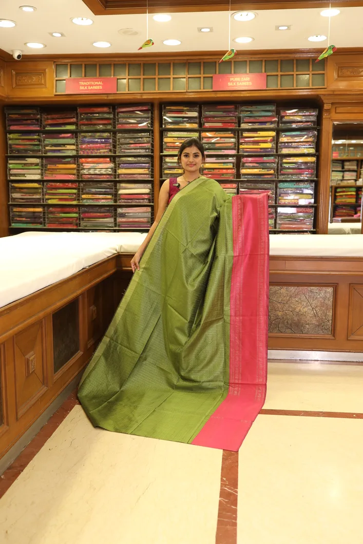 semi-tussar-saree-in-green-with-magenta-border-sw000001190-a